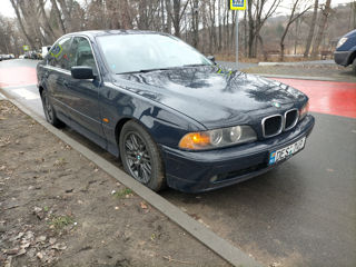 BMW 5 Series foto 2