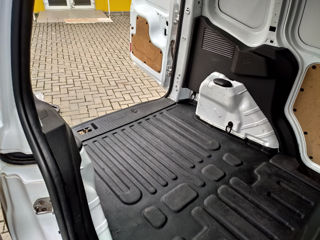 Ford Transit Courier foto 8