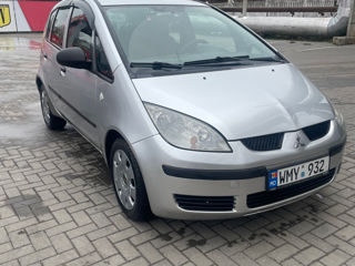 Mitsubishi Colt foto 2