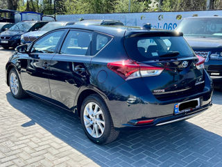 Toyota Auris foto 3