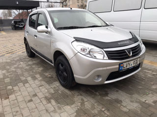 Dacia Sandero foto 2