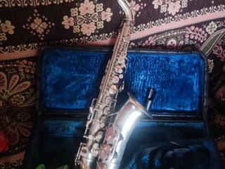 se vinde Saxofon Alyt.Pretul 250 euro.
