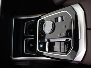 BMW i7 foto 10
