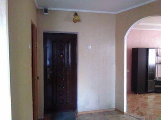 Apartament cu reparatie , negociabil !!! foto 8