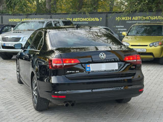 Volkswagen Jetta foto 4