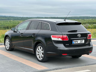 Toyota Avensis foto 5