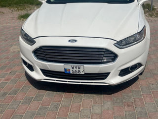 Ford Fusion foto 2