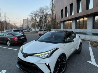 Toyota C-HR foto 2