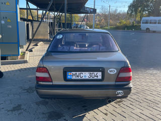 Nissan Sunny foto 4