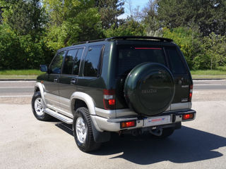 Isuzu Trooper foto 2