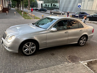 Mercedes E-Class foto 2