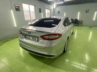 Ford Fusion foto 8