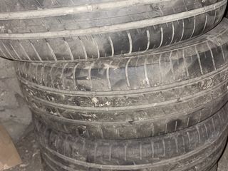 Vând pneuri 195/65 R15 foto 1