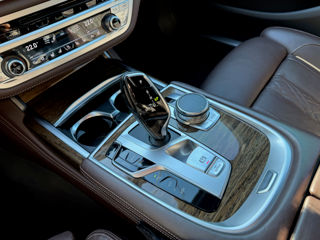 BMW 7 Series foto 12