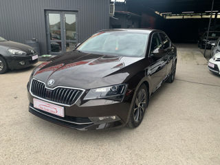 Skoda Superb foto 2