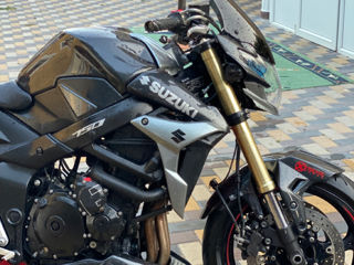 Suzuki gsr 750 freegum foto 3