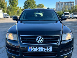 Volkswagen Touareg foto 1