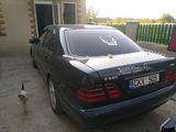 Mercedes E Class foto 8