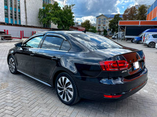 Volkswagen Jetta foto 7