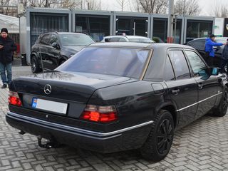 Mercedes Series (W124) foto 4