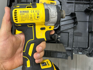 Dewalt dcf887       Milwaukee foto 3