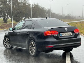 Volkswagen Jetta foto 6