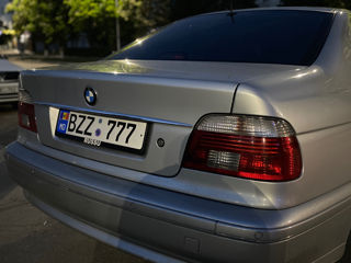 BMW 5 Series foto 3