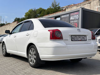 Toyota Avensis foto 4