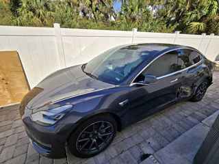 Tesla Model 3 foto 4