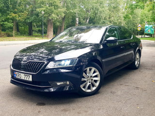 Skoda Superb foto 2