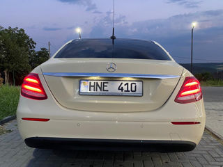 Mercedes E-Class foto 2