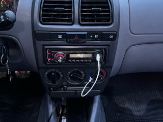 Hyundai Accent foto 5