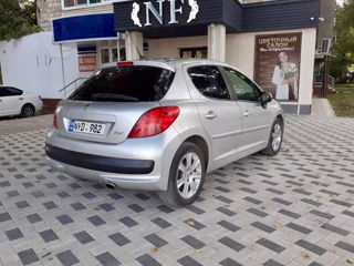 Peugeot 207 foto 6