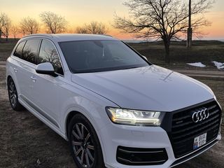 Audi Q7 foto 1