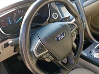 Ford Fusion foto 8