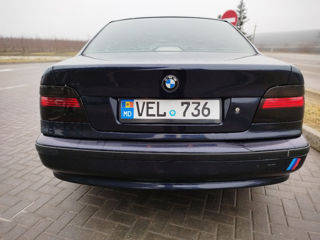 BMW 5 Series foto 6