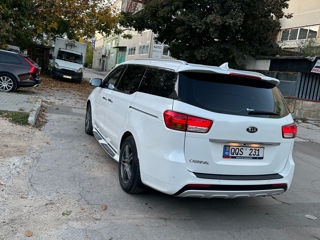 KIA Carnival foto 3