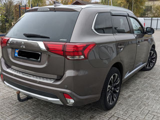 Mitsubishi Outlander foto 3