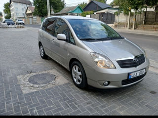 Toyota Avensis Verso