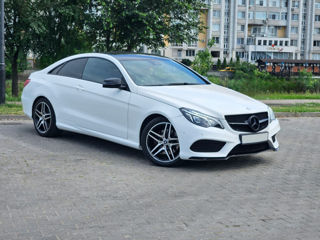 Mercedes E-Class foto 1