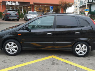 Nissan Almera Tino foto 2