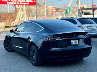 Tesla Model 3 foto 7