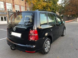 Volkswagen Touran foto 5