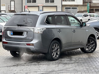 Mitsubishi Outlander foto 3