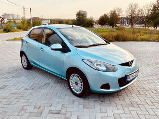 Mazda 2 foto 1