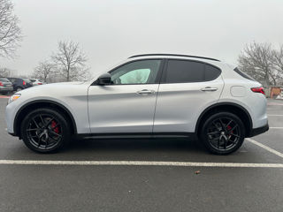 Alfa Romeo Stelvio foto 2