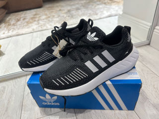 Adidas swift marimea 36 2/3, talpa 22,5 cm foto 2