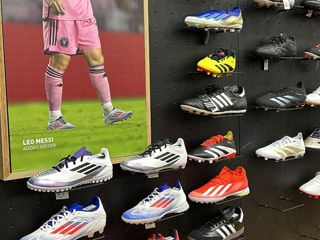 Vând F50 Club Messi Turf Cleats foto 7