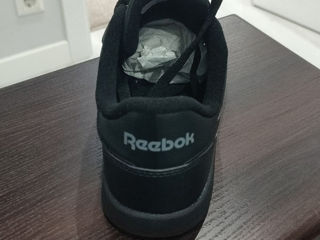 Vind ghete Reebok marimea 42-43. Noi. Originale. Aduse din Anglia . Pret 1200 lei. foto 5