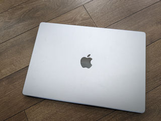 Macbook Pro 16 inch M1 Pro foto 1